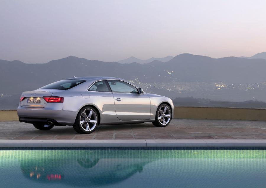  Audi A5 Coupe 3.2 2007 года  (WW) (фото 16 из 36)